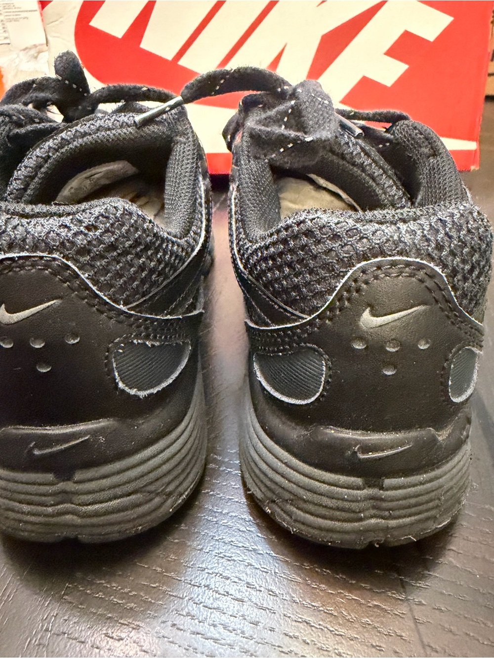Nike women Black Mesh & Leather Sneakers - Picture 3 of 6